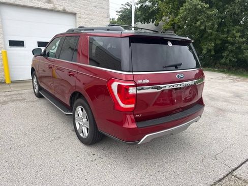 Used 2018 Ford Expedition XLT w/ Equipment Group 202A AWD/4WD image 3