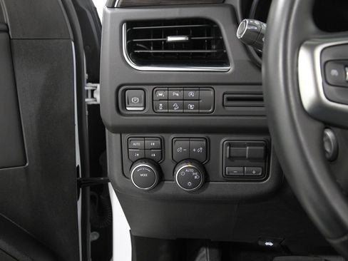 Certified 2023 Chevrolet Tahoe Z71 w/ Luxury Package image 6