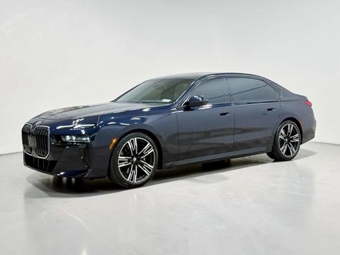Used 2025 BMW 760i xDrive AWD/4WD image 7