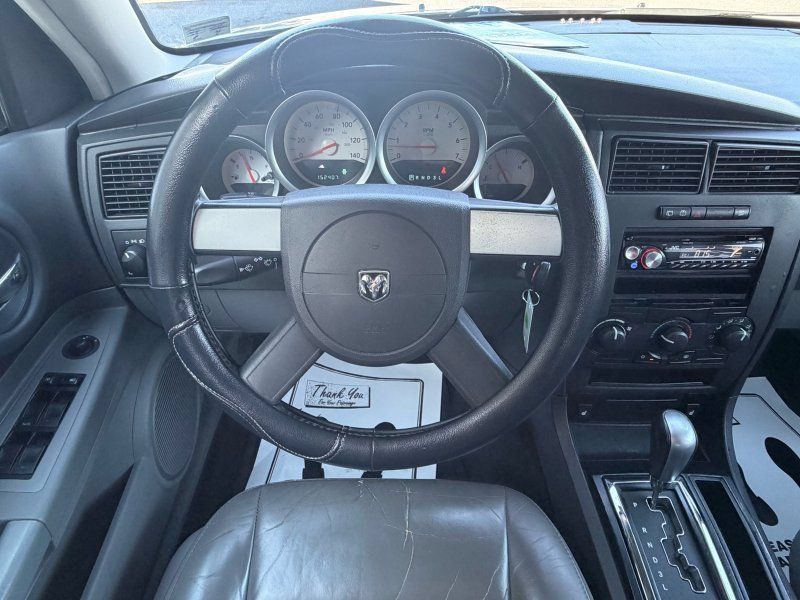 Used 2005 Dodge Magnum SE RWD image 11