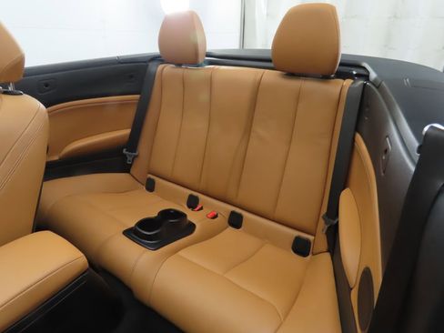 Used 2018 BMW 230i Convertible image 29