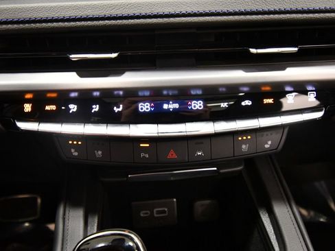 Used 2024 Cadillac XT4 Sport image 27