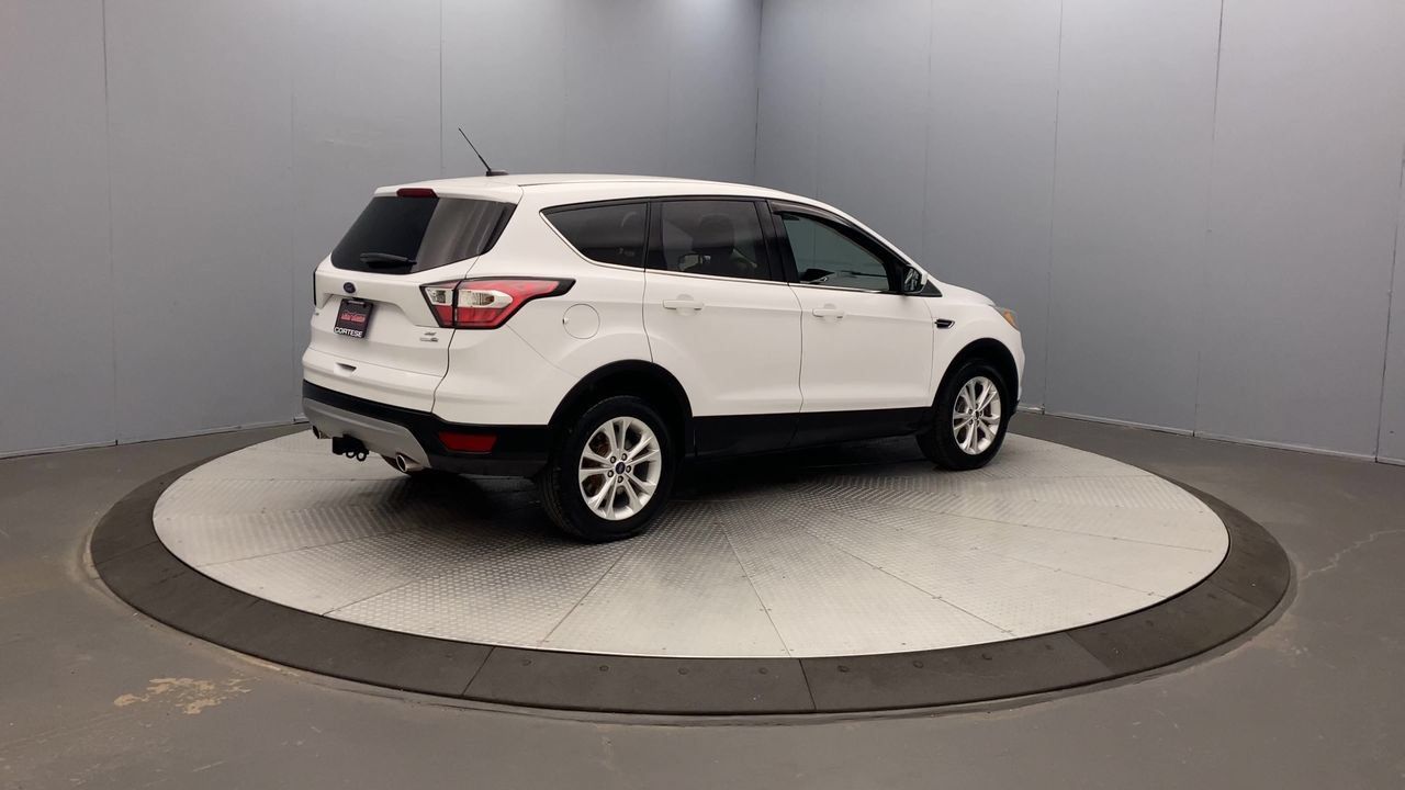 Used 2017 Ford Escape SE AWD/4WD image 5