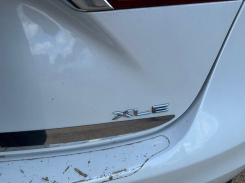 Used 2013 Toyota Avalon XLE Touring FWD image 6