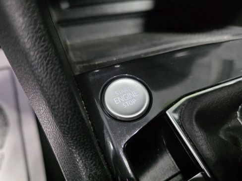 Used 2024 Volkswagen Tiguan SE AWD/4WD image 17