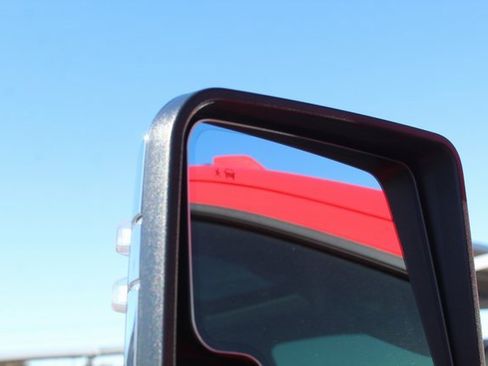 Used 2024 Chevrolet Silverado 2500 LTZ w/ LTZ Convenience Package image 18