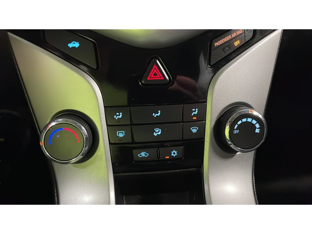 Used 2016 Chevrolet Cruze LT FWD image 14