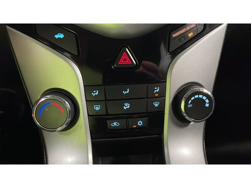 Used 2016 Chevrolet Cruze LT FWD image 14