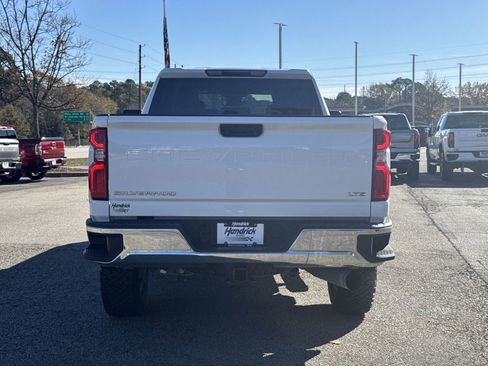 Used 2024 Chevrolet Silverado 2500 LTZ image 9