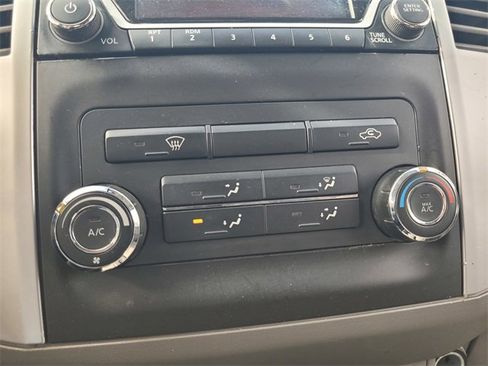 Used 2016 Nissan Frontier SV image 24