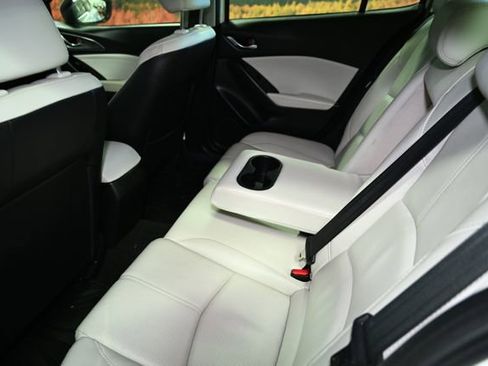 Used 2018 MAZDA MAZDA3 Grand Touring w/ Premium Equipment Package image 40