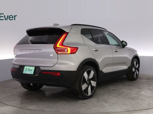Used 2023 Volvo XC40 Recharge Ultimate image 10