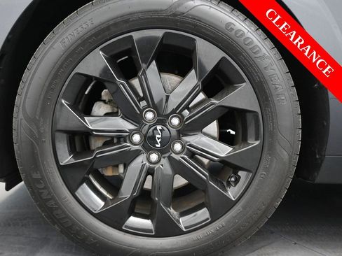 Used 2023 Kia Carnival SX Prestige image 40