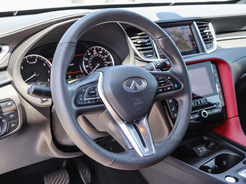 Used 2025 INFINITI QX50 Sport AWD/4WD image 16