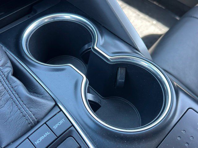 Used 2019 Toyota Camry XSE FWD image 32