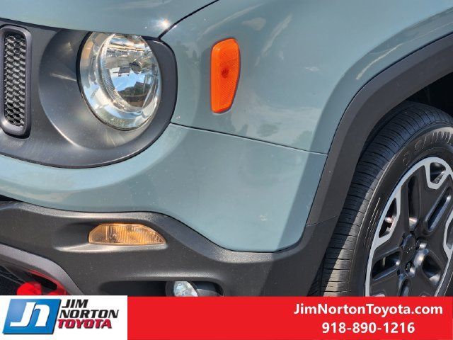Used 2016 Jeep Renegade Trailhawk AWD/4WD image 10