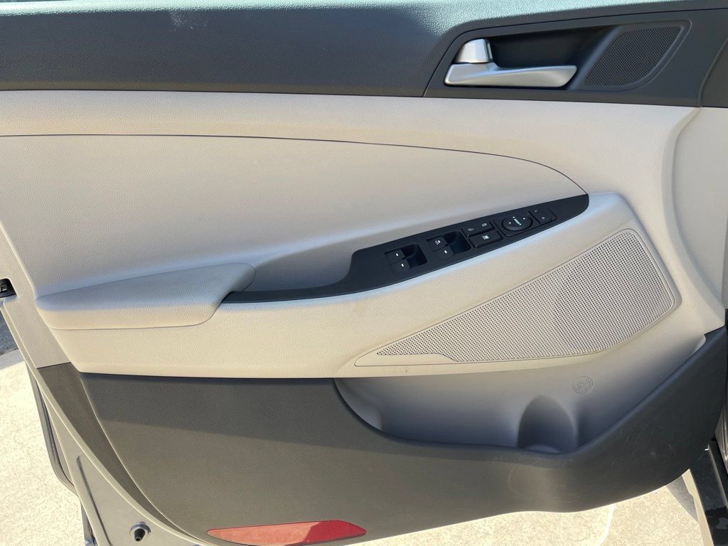 Used 2018 Hyundai Tucson SEL FWD image 17
