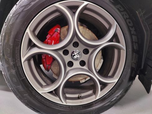 Used 2022 Alfa Romeo Stelvio Ti AWD/4WD image 27