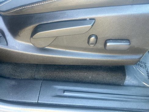 Used 2017 Chevrolet Colorado Z71 image 11