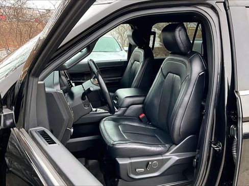 Used 2018 Ford Expedition Limited image 9