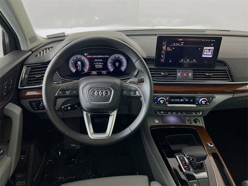 Used 2022 Audi Q5 2.0T Prestige image 25