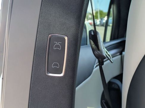 Used 2024 Tesla Model X image 15