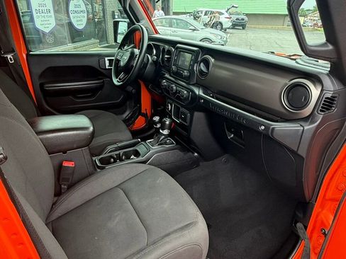 Used 2018 Jeep Wrangler Unlimited Sport AWD/4WD image 39