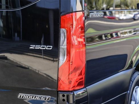 Used 2023 Mercedes-Benz Sprinter 2500 image 10