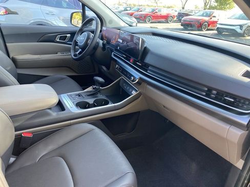 New 2026 Kia Carnival image 23