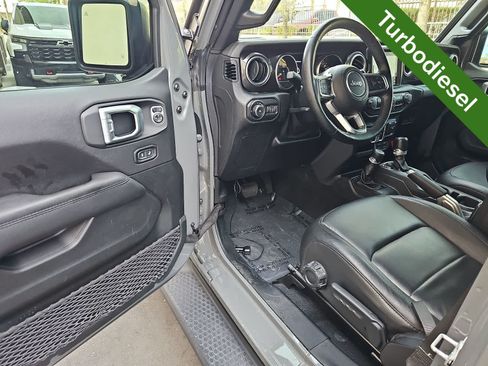 Used 2020 Jeep Wrangler Unlimited Sahara AWD/4WD image 10