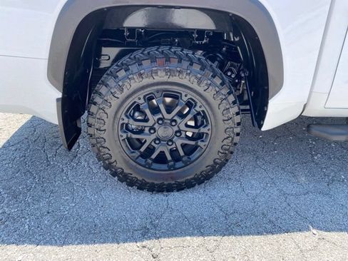 Used 2025 Toyota Tundra SR5 w/ SR5 Premium Package AWD/4WD image 22