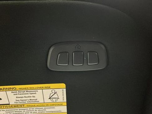 Used 2025 Lincoln Navigator L Reserve image 9