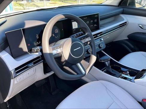 New 2026 Hyundai Tucson SE image 6