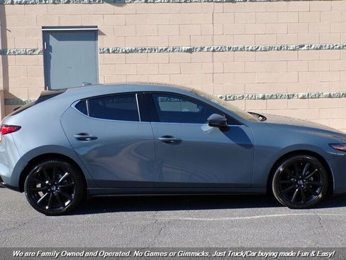 Used 2022 MAZDA MAZDA3 s image 8