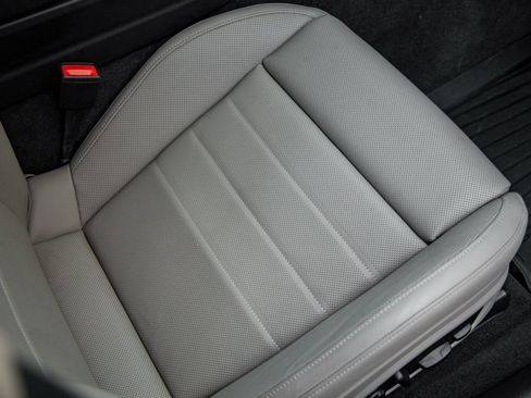 Certified 2025 Porsche Panamera 4 image 42