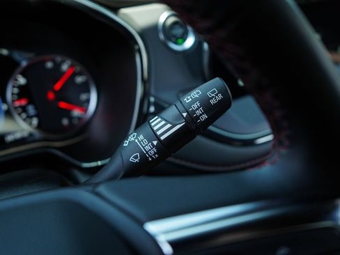 Used 2025 Chevrolet Blazer RS FWD image 34