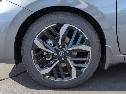 New 2025 Nissan Versa SR w/ Trunk Package image 8