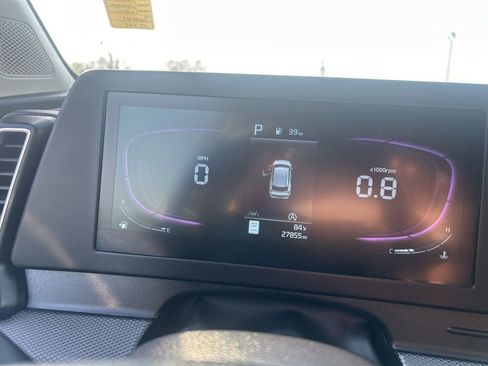 Used 2025 Kia Sportage LX image 19