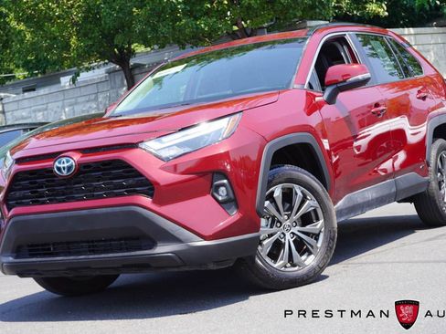 Used 2025 Toyota RAV4 XLE Premium AWD/4WD image 17
