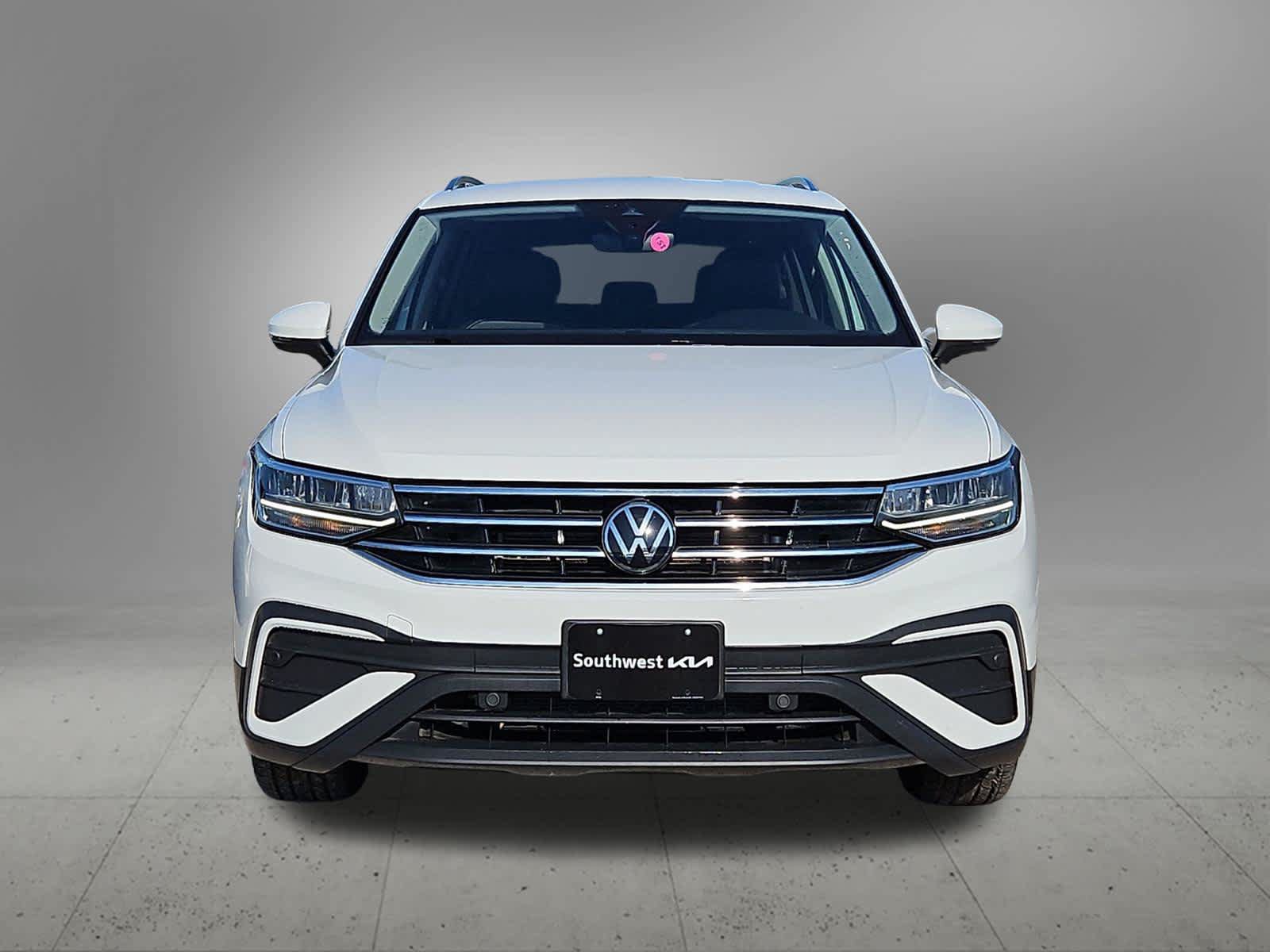Used 2024 Volkswagen Tiguan SE AWD/4WD image 9