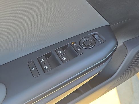 New 2025 Kia K4 LXS image 21