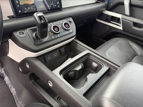 Used 2022 Land Rover Defender 110 X-Dynamic HSE image 13