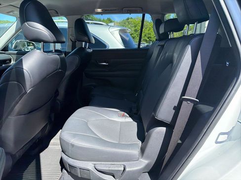 Used 2024 Toyota Grand Highlander AWD image 20