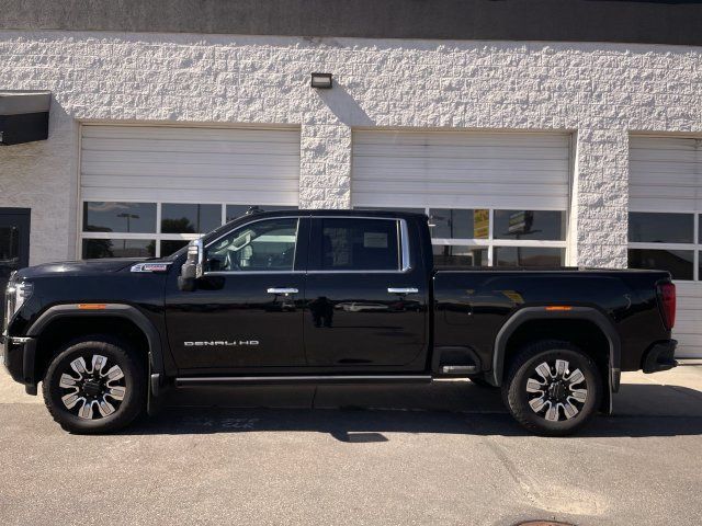 Used 2026 GMC Sierra 3500 Denali w/ Denali Reserve Package AWD/4WD image 1