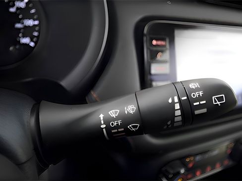 Used 2021 Nissan Kicks SR w/ SR Premium Package image 26