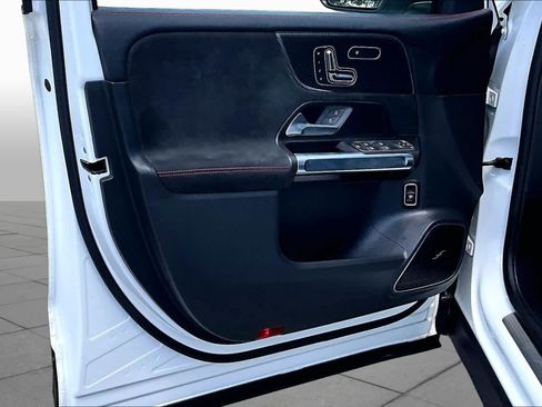 Used 2025 Mercedes-Benz GLB 35 AMG 4MATIC image 51