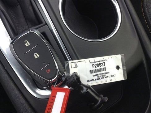 Used 2023 Chevrolet Equinox LT image 31