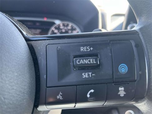 Used 2022 Nissan Rogue SV image 18