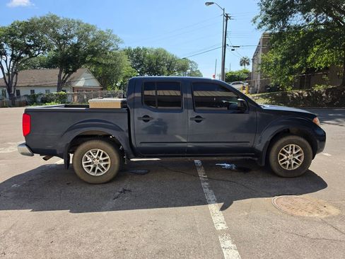 Used 2019 Nissan Frontier SV AWD/4WD image 15