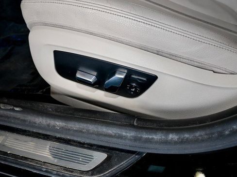 Used 2022 BMW 530i xDrive w/ M Sport Package image 17